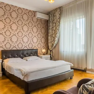 Deluxe Cismigiu Park , Bucharest Romania